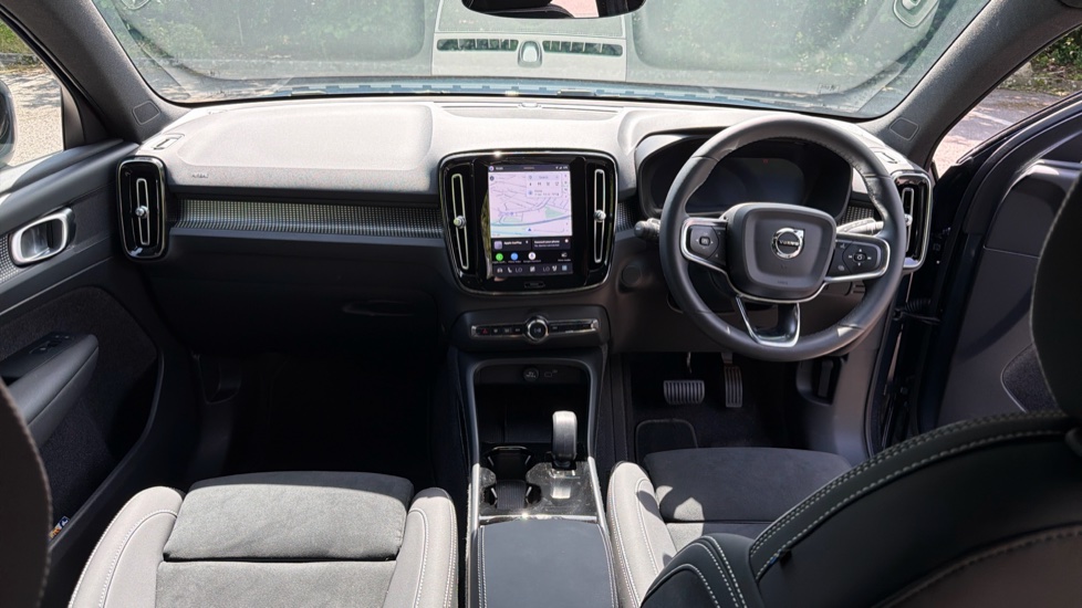Volvo EX40 185kW Ext Range Plus Black Editon 82kWh 5dr Auto Electric Estate - Image 5