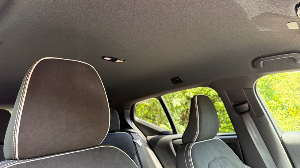Volvo EX40 185kW Ext Range Plus Black Editon 82kWh 5dr Auto Electric Estate - Image 31