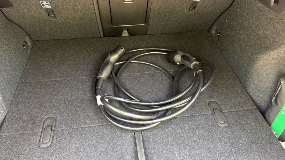 Volvo EX40 185kW Ext Range Plus Black Editon 82kWh 5dr Auto Electric Estate - Image 52