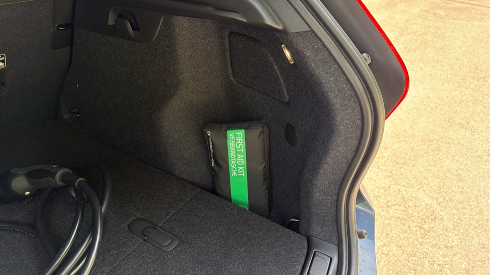 Volvo EX40 185kW Ext Range Plus Black Editon 82kWh 5dr Auto Electric Estate - Image 53