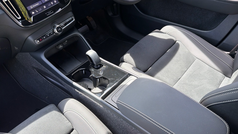 Volvo EX40 185kW Ext Range Plus Black Editon 82kWh 5dr Auto Electric Estate - Image 62