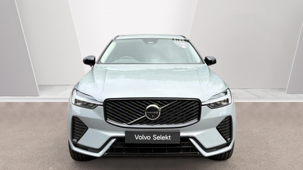 Volvo XC60 2.0 B5P Plus Dark 5dr AWD Geartronic Petrol Estate - Image 8