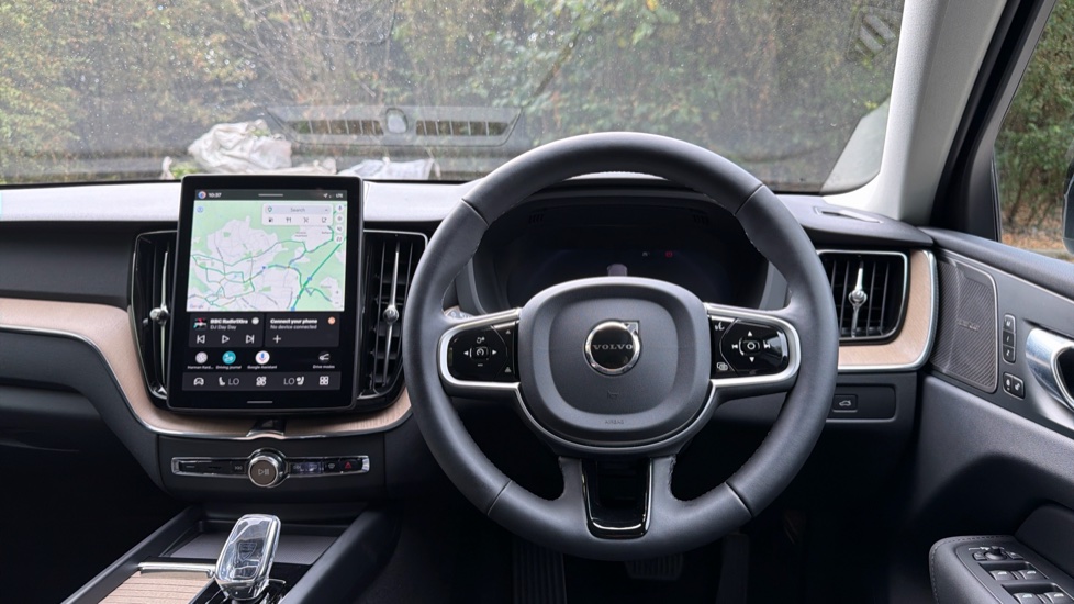 Volvo XC60 2.0 B5P Plus Dark 5dr AWD Geartronic Petrol Estate - Image 10