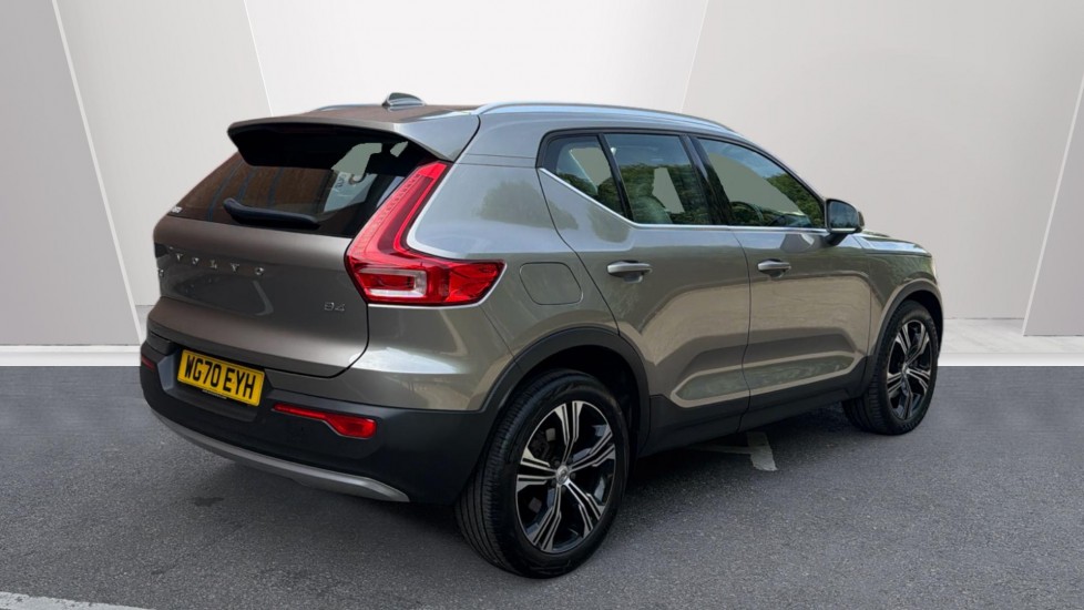 Volvo XC40 2.0 B4P Inscription Pro 5dr Auto Petrol Estate - Image 2