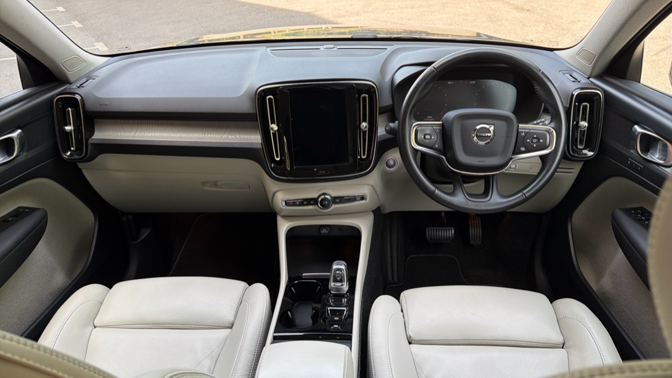 Volvo XC40 2.0 B4P Inscription Pro 5dr Auto Petrol Estate - Image 5