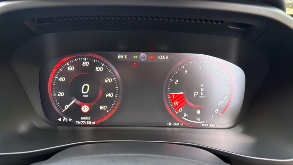 Volvo XC40 2.0 B4P Inscription Pro 5dr Auto Petrol Estate - Image 11