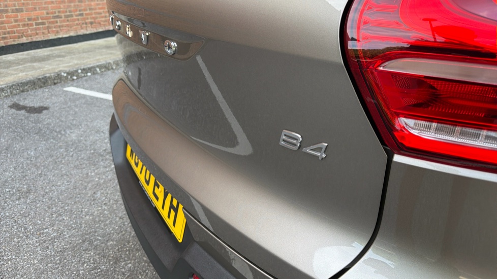 Volvo XC40 2.0 B4P Inscription Pro 5dr Auto Petrol Estate - Image 51