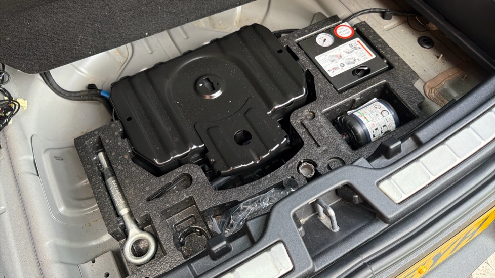 Volvo XC40 2.0 B4P Inscription Pro 5dr Auto Petrol Estate - Image 55