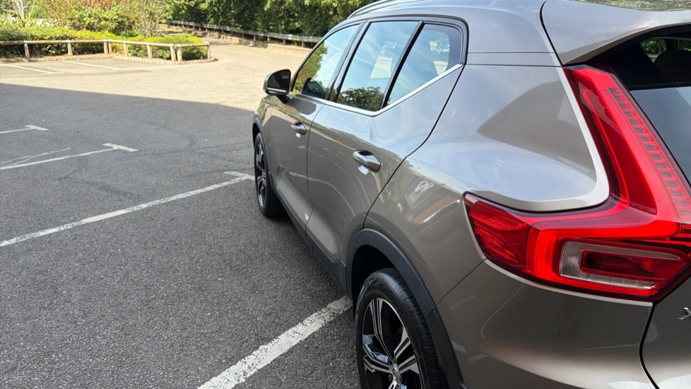 Volvo XC40 2.0 B4P Inscription Pro 5dr Auto Petrol Estate - Image 56