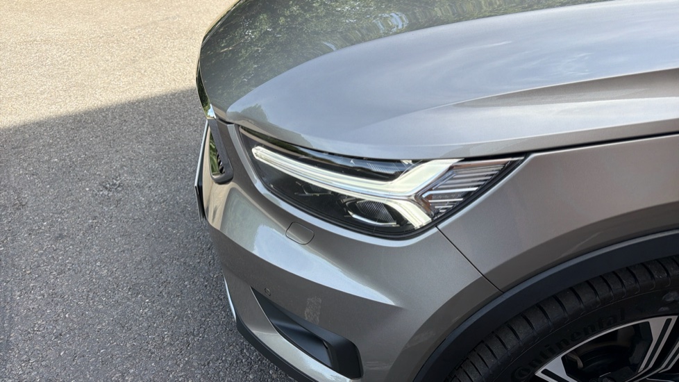 Volvo XC40 2.0 B4P Inscription Pro 5dr Auto Petrol Estate - Image 57