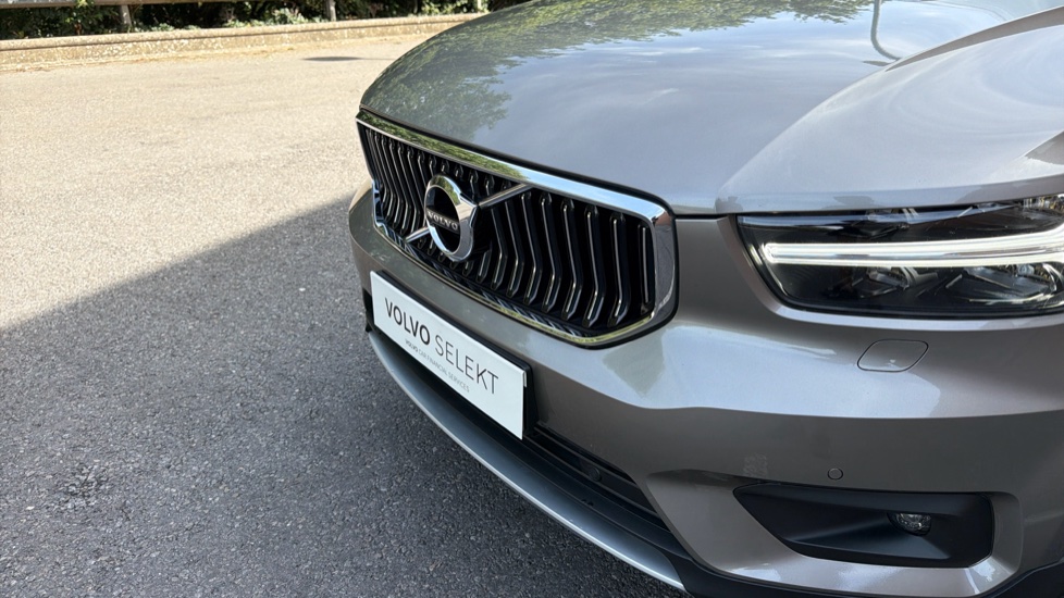 Volvo XC40 2.0 B4P Inscription Pro 5dr Auto Petrol Estate - Image 58