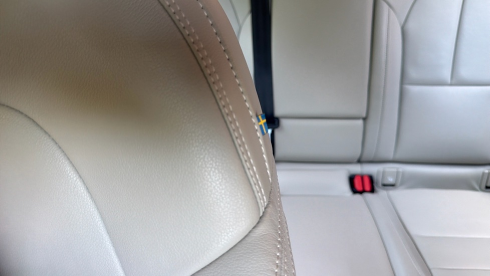 Volvo XC40 2.0 B4P Inscription Pro 5dr Auto Petrol Estate - Image 59