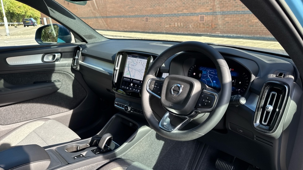 Volvo XC40 2.0 B3P Core 5dr Auto Petrol Estate - Image 4