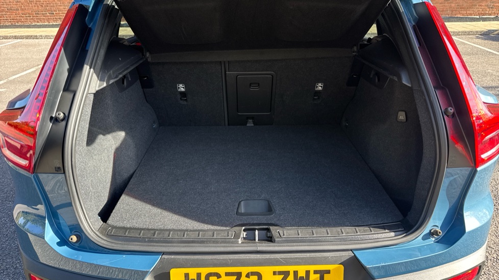 Volvo XC40 2.0 B3P Core 5dr Auto Petrol Estate - Image 13