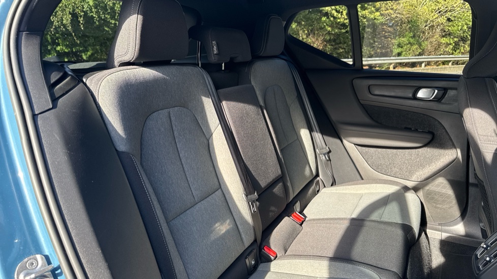 Volvo XC40 2.0 B3P Core 5dr Auto Petrol Estate - Image 18