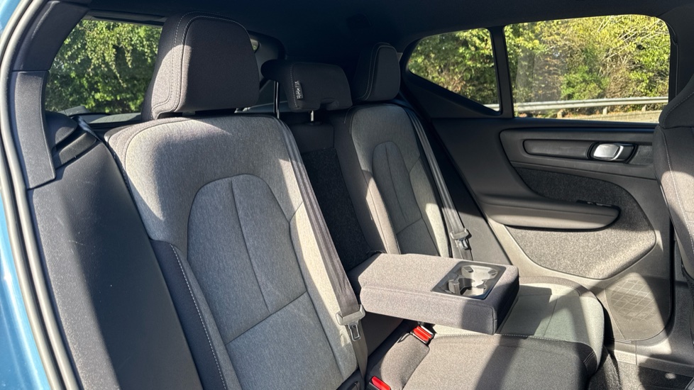 Volvo XC40 2.0 B3P Core 5dr Auto Petrol Estate - Image 19