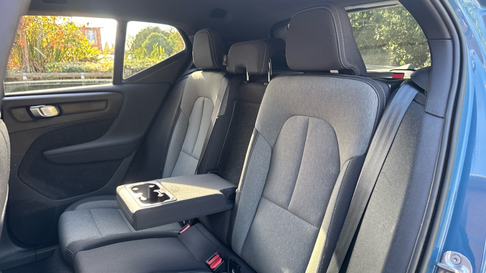 Volvo XC40 2.0 B3P Core 5dr Auto Petrol Estate - Image 20