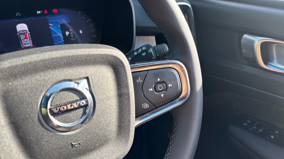 Volvo XC40 2.0 B3P Core 5dr Auto Petrol Estate - Image 31