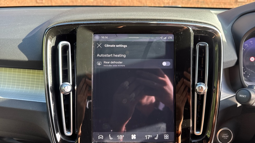 Volvo XC40 2.0 B3P Core 5dr Auto Petrol Estate - Image 39