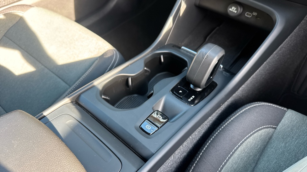 Volvo XC40 2.0 B3P Core 5dr Auto Petrol Estate - Image 43