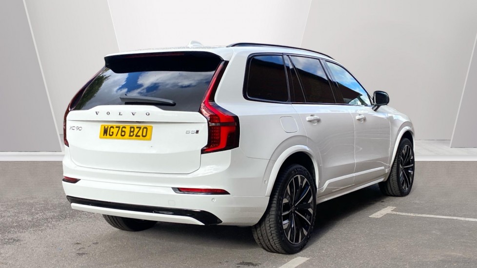 Volvo XC90 2.0 B5P Ultra Dark 5dr AWD Geartronic Petrol Estate - Image 2