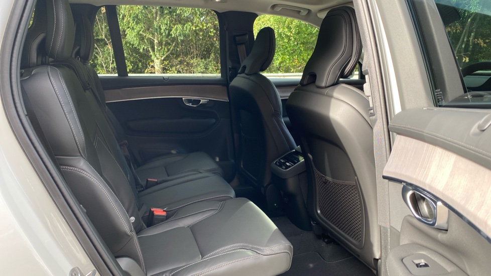 Volvo XC90 2.0 B5P Ultra Dark 5dr AWD Geartronic Petrol Estate - Image 6