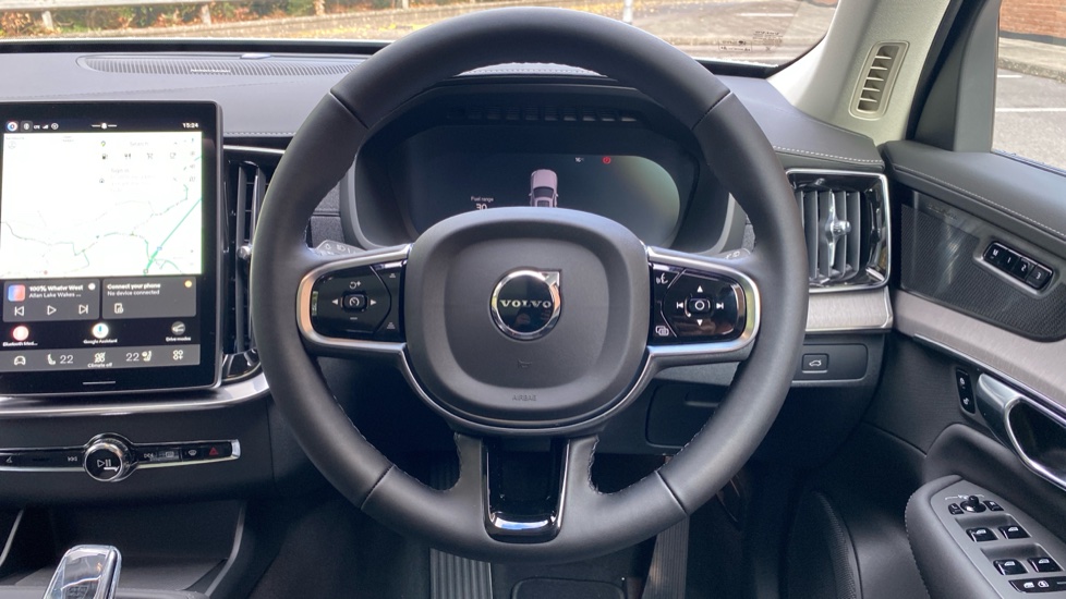 Volvo XC90 2.0 B5P Ultra Dark 5dr AWD Geartronic Petrol Estate - Image 10