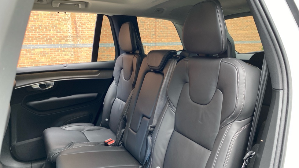 Volvo XC90 2.0 B5P Ultra Dark 5dr AWD Geartronic Petrol Estate - Image 26
