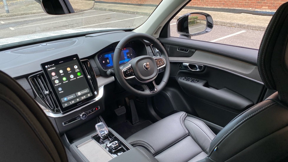 Volvo XC90 2.0 B5P Ultra Dark 5dr AWD Geartronic Petrol Estate - Image 29