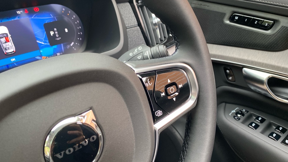 Volvo XC90 2.0 B5P Ultra Dark 5dr AWD Geartronic Petrol Estate - Image 38