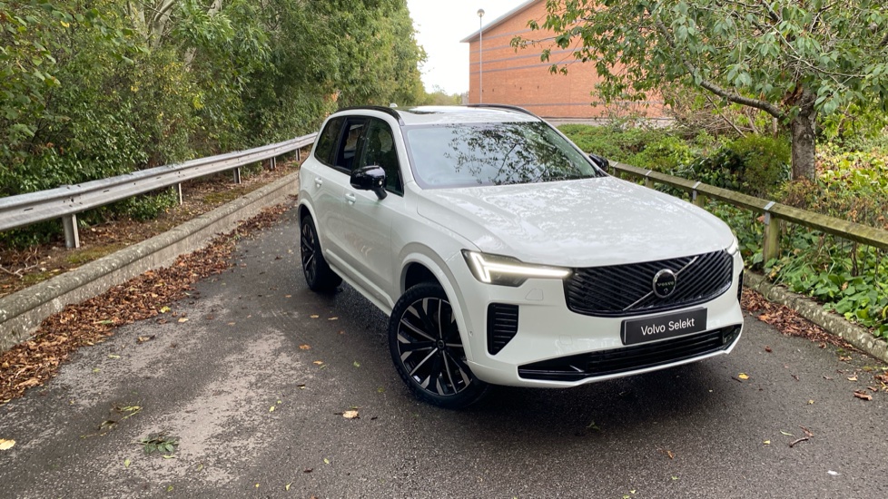 Volvo XC90 2.0 B5P Ultra Dark 5dr AWD Geartronic Petrol Estate - Image 56