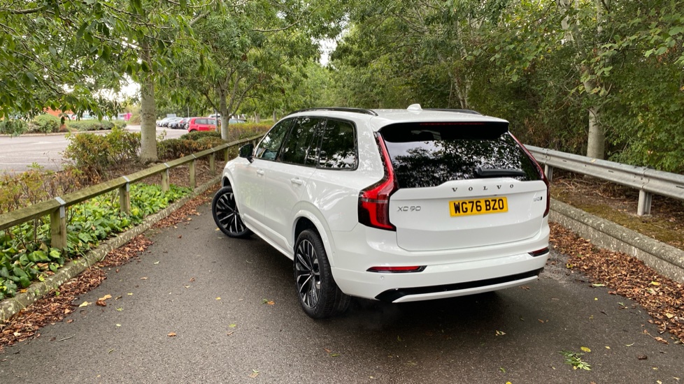 Volvo XC90 2.0 B5P Ultra Dark 5dr AWD Geartronic Petrol Estate - Image 58