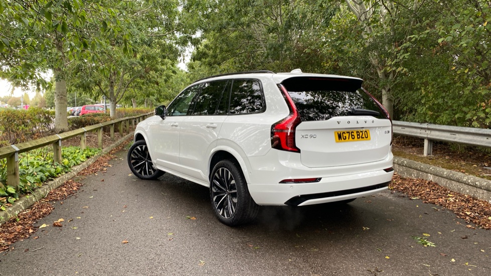 Volvo XC90 2.0 B5P Ultra Dark 5dr AWD Geartronic Petrol Estate - Image 59