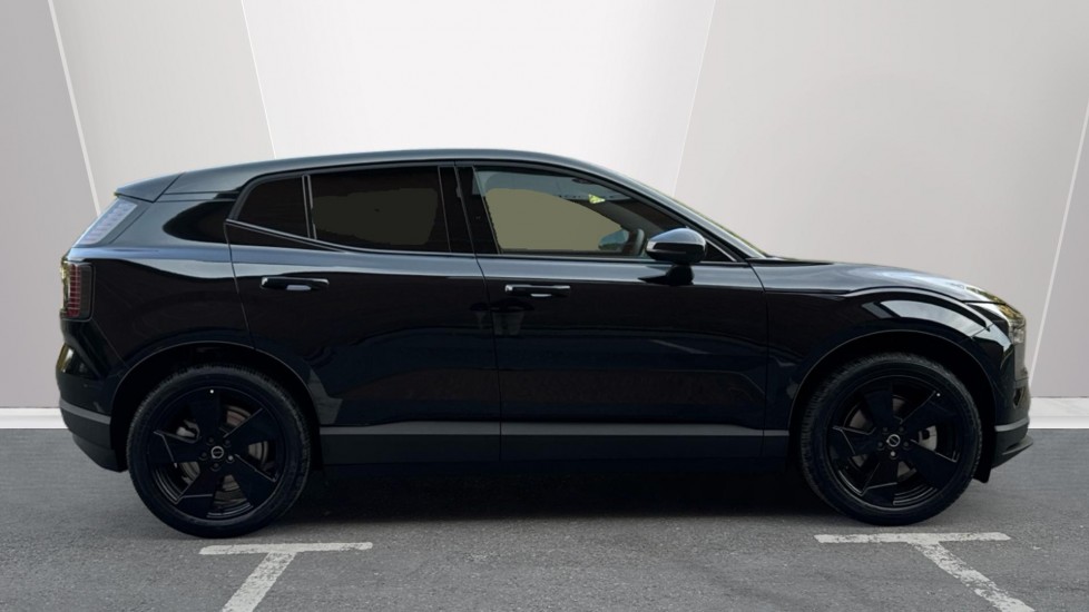 Volvo EX30 200kW SM Ex Range Plus Black Ed 69kWh 5dr Auto Electric Estate - Image 3