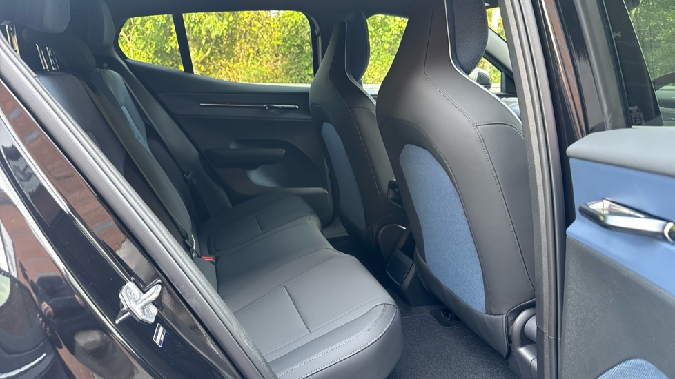 Volvo EX30 200kW SM Ex Range Plus Black Ed 69kWh 5dr Auto Electric Estate - Image 6