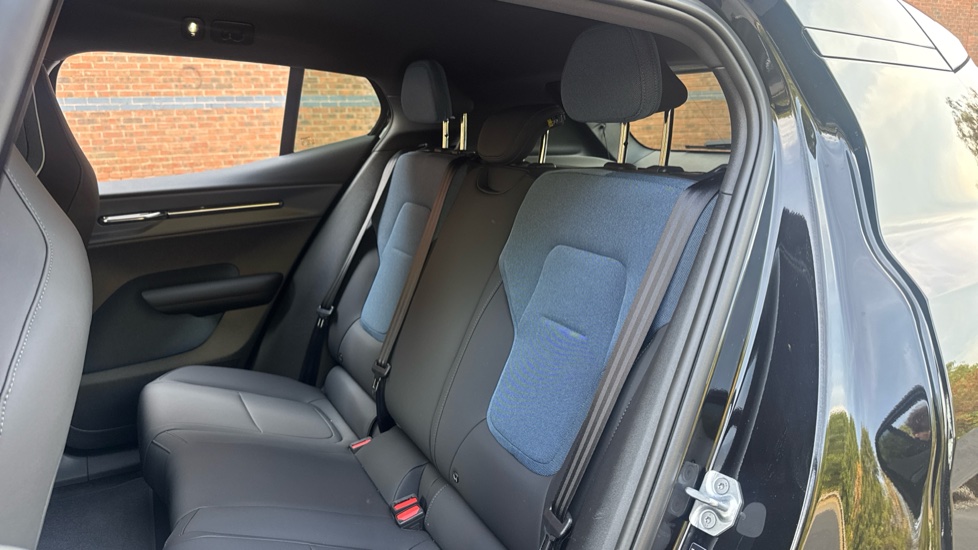 Volvo EX30 200kW SM Ex Range Plus Black Ed 69kWh 5dr Auto Electric Estate - Image 23