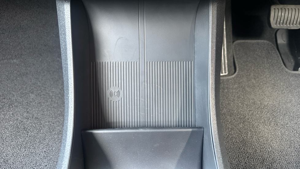 Volvo EX30 200kW SM Ex Range Plus Black Ed 69kWh 5dr Auto Electric Estate - Image 45