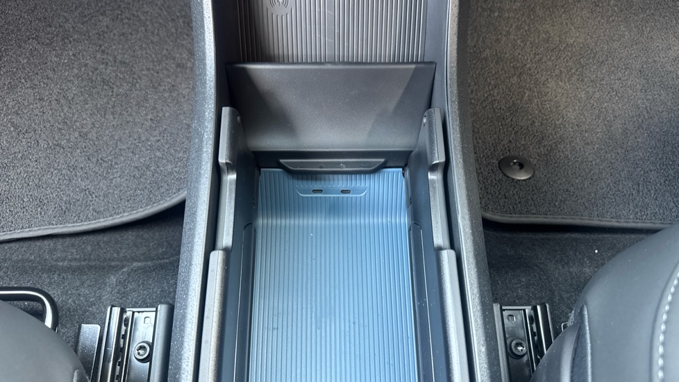 Volvo EX30 200kW SM Ex Range Plus Black Ed 69kWh 5dr Auto Electric Estate - Image 46