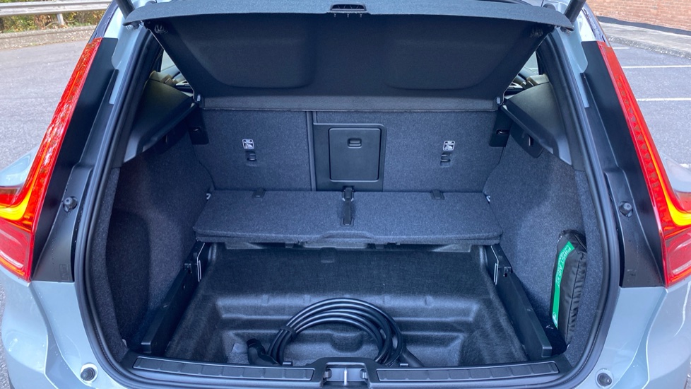 Volvo EX40 185kW Extended Range Plus 78kWh 5dr Auto Electric Estate - Image 17