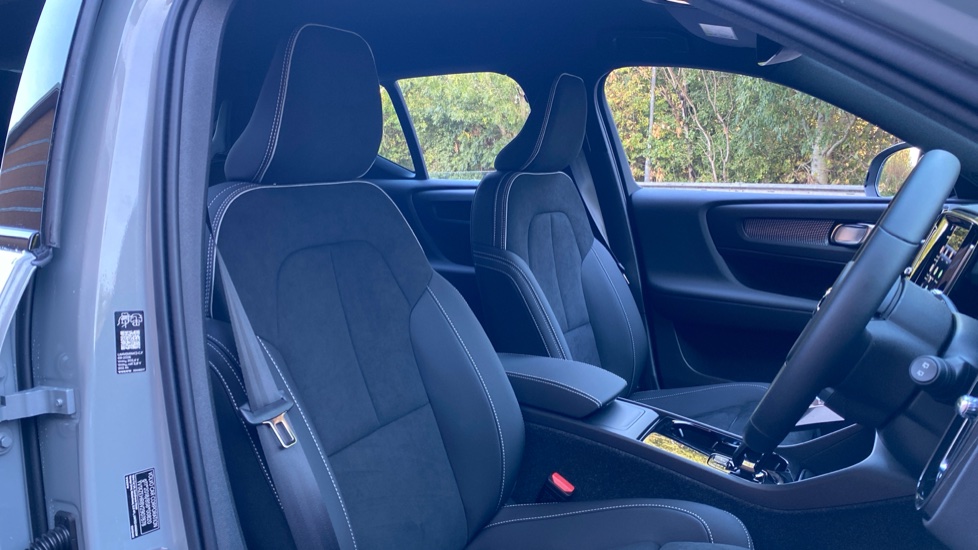 Volvo EX40 185kW Extended Range Plus 78kWh 5dr Auto Electric Estate - Image 35