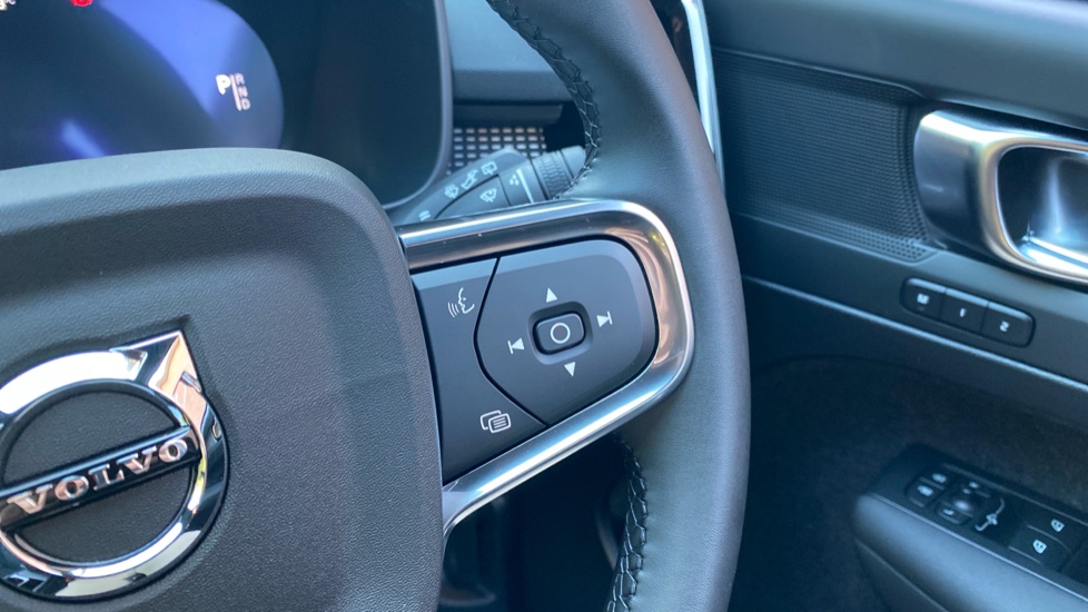 Volvo EX40 185kW Extended Range Plus 78kWh 5dr Auto Electric Estate - Image 37