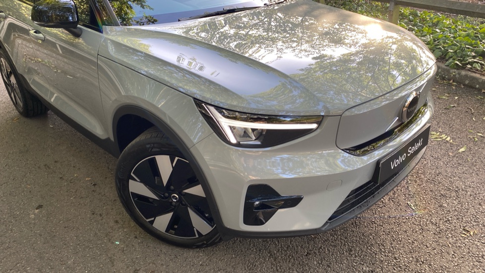 Volvo EX40 185kW Extended Range Plus 78kWh 5dr Auto Electric Estate - Image 53