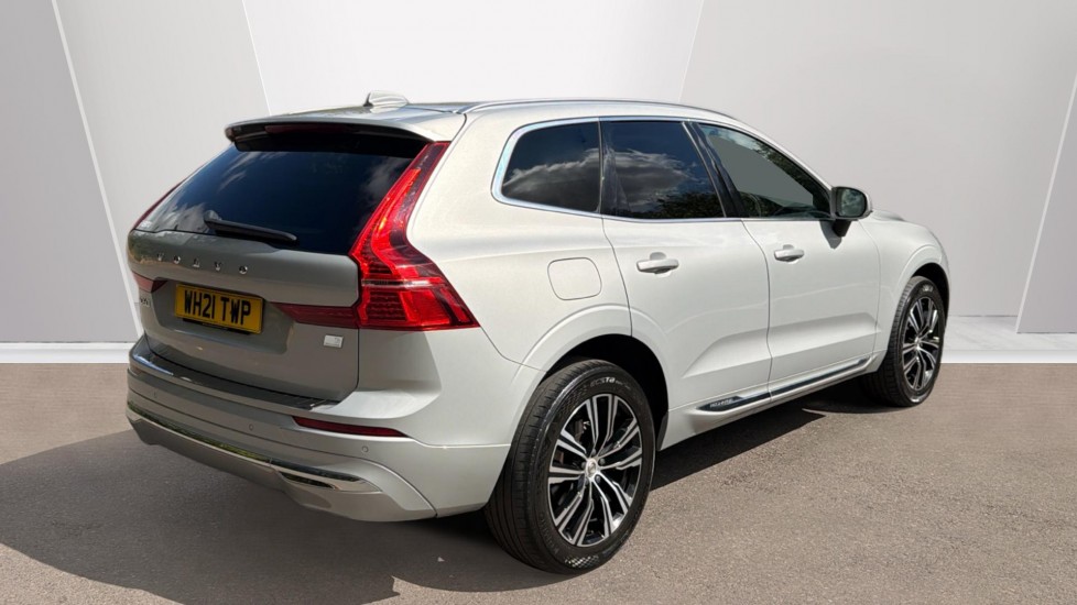 Volvo XC60 2.0 T6 Recharge PHEV Inscription 5dr AWD Auto Estate - Image 2