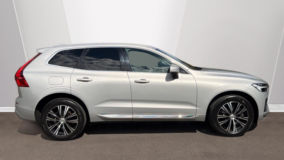 Volvo XC60 2.0 T6 Recharge PHEV Inscription 5dr AWD Auto Estate - Image 3