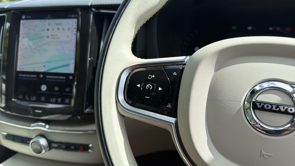 Volvo XC60 2.0 T6 Recharge PHEV Inscription 5dr AWD Auto Estate - Image 20