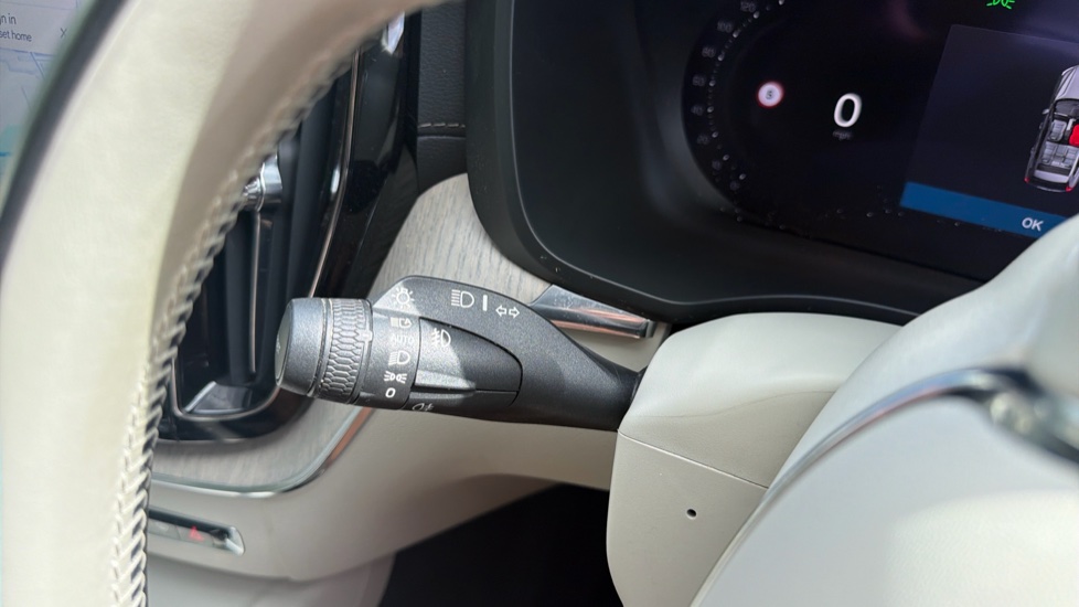 Volvo XC60 2.0 T6 Recharge PHEV Inscription 5dr AWD Auto Estate - Image 22