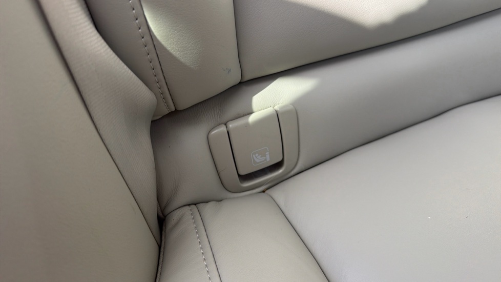 Volvo XC60 2.0 T6 Recharge PHEV Inscription 5dr AWD Auto Estate - Image 57