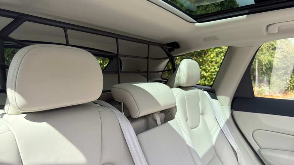 Volvo XC60 2.0 T6 Recharge PHEV Inscription 5dr AWD Auto Estate - Image 61