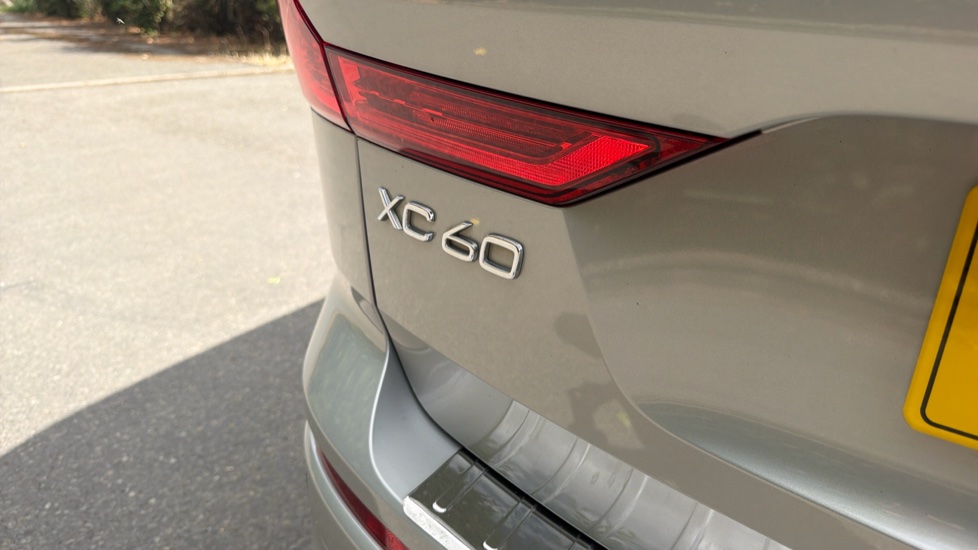 Volvo XC60 2.0 T6 Recharge PHEV Inscription 5dr AWD Auto Estate - Image 63