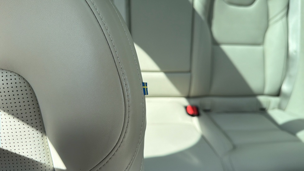 Volvo XC60 2.0 T6 Recharge PHEV Inscription 5dr AWD Auto Estate - Image 75